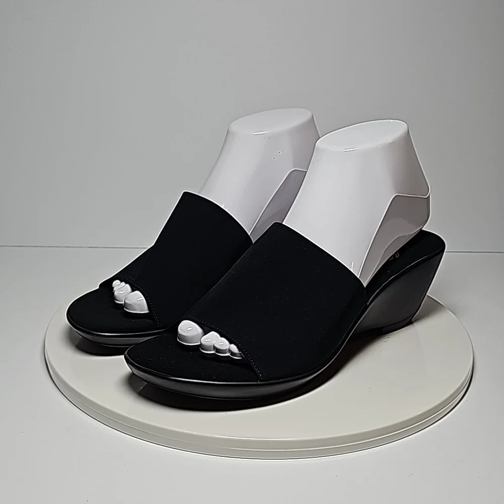 NWOT Onex Rory Italy Black Stretch Wedge Slide Sandals Comfort 9 Lightweight